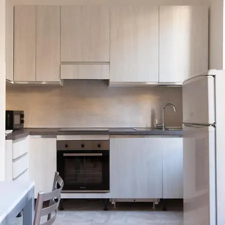 Youhosty - Lomazzo C 3 * Milan